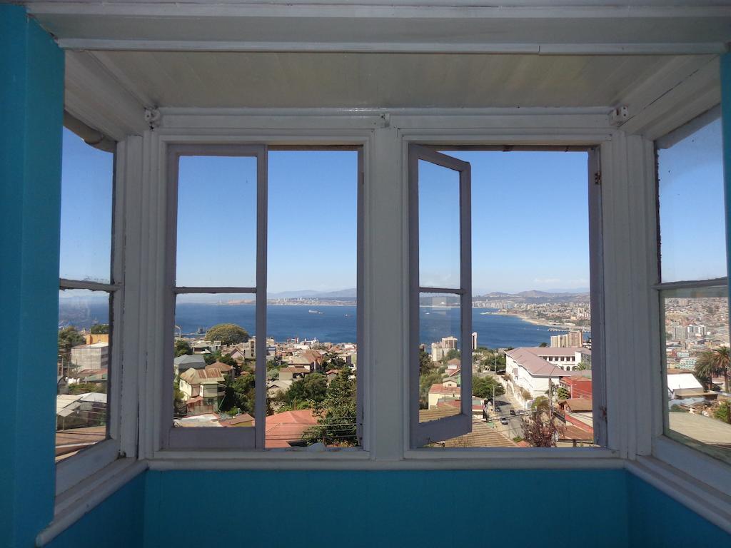 Hostal Faro Azul فالبارايسو الغرفة الصورة